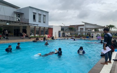 Praktik Renang Siswa